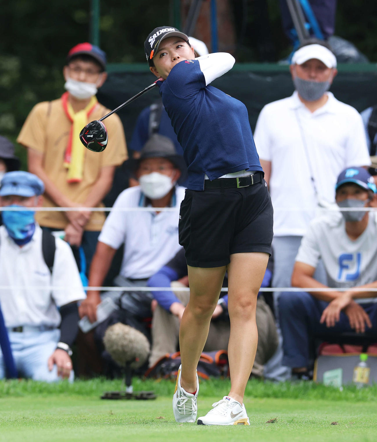 18番、ティーショットを放つ勝（撮影・河田真司）