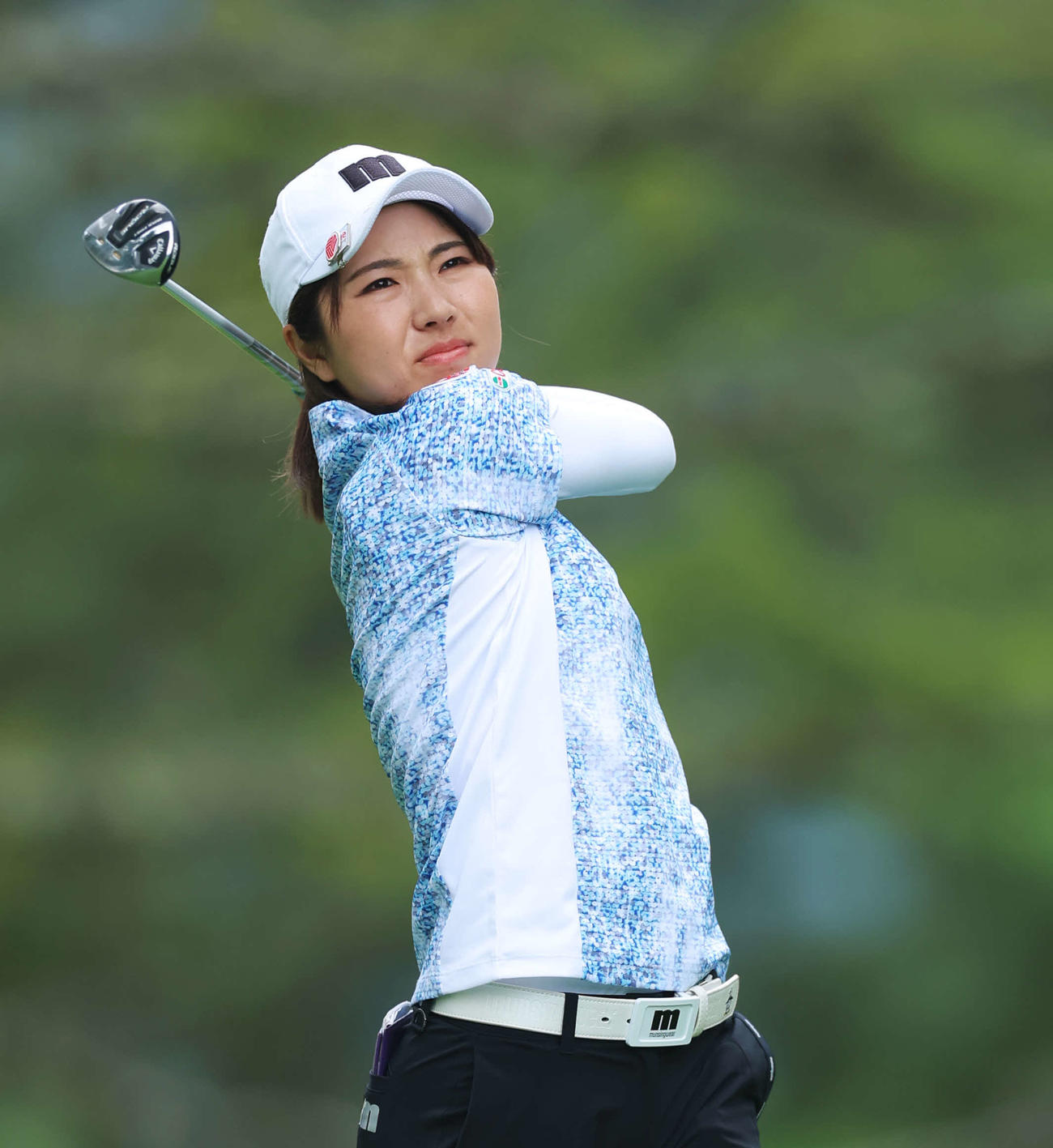 3番、ティーショットを放つ小野（撮影・河田真司）