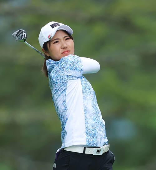 3番、ティーショットを放つ小野（撮影・河田真司）