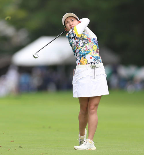 1番、第2打を放つ永井（撮影・河田真司）