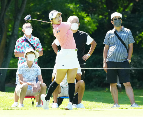 2番、ティーショットを放つ小祝（撮影・江口和貴）