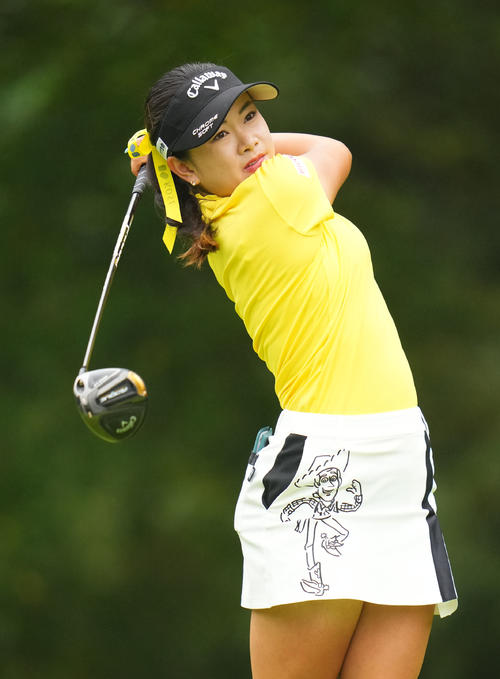 3番、ティーショットを放つ河本（撮影・横山健太）
