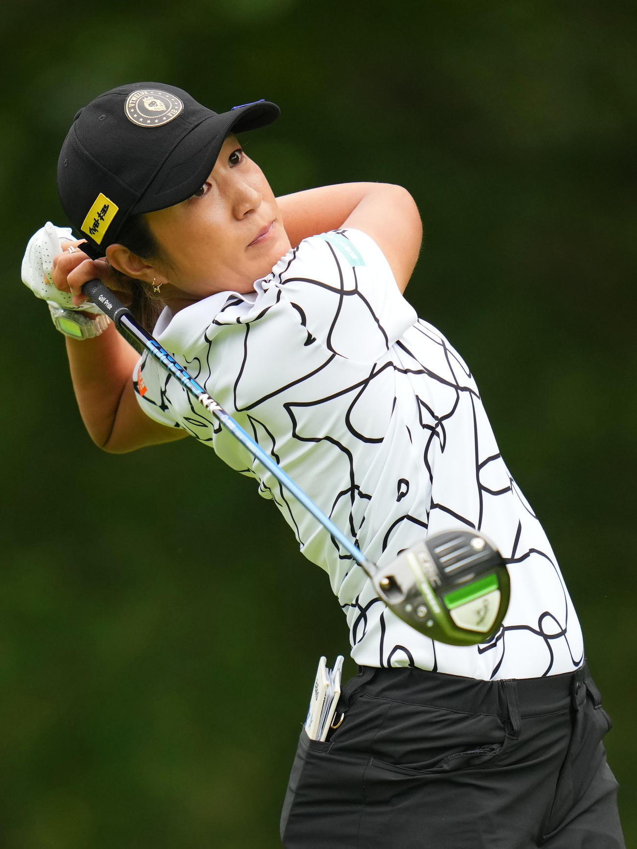 3番、ティーショットを放つ藤本（撮影・横山健太）