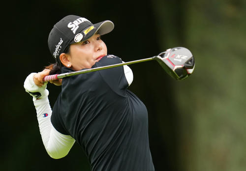 3番、ティーショットを放つ勝（撮影・横山健太）