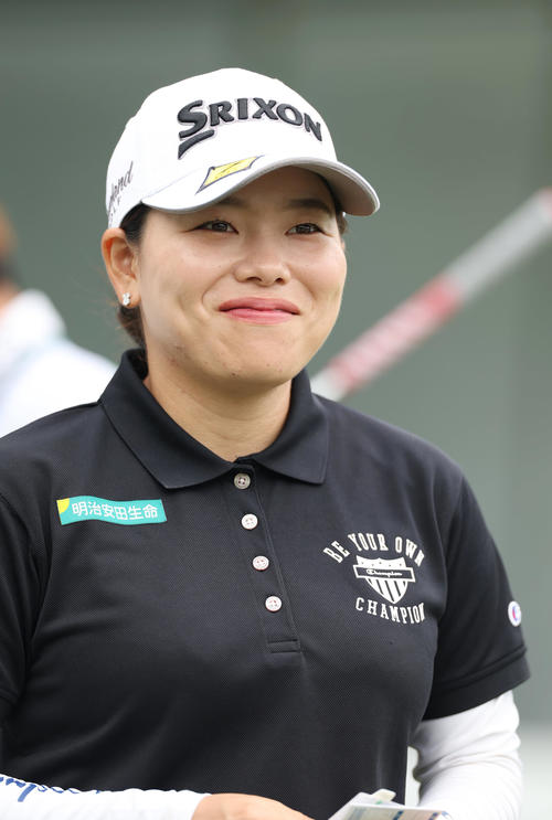 プロアマ戦で笑顔を見せる勝（撮影・前田充）