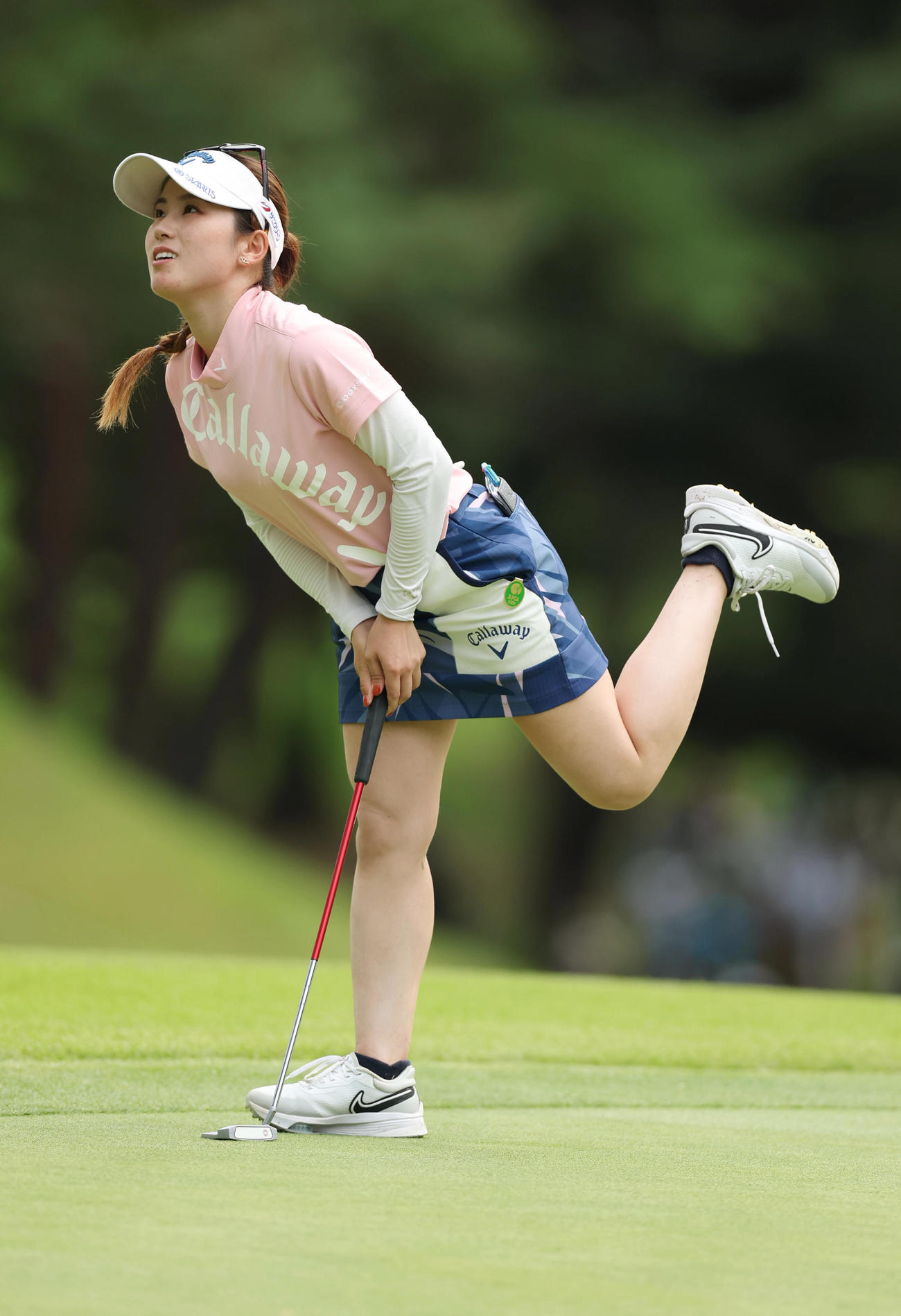 18番、バーディーパットを決めきれず、悔しがる西村（撮影・前田充）