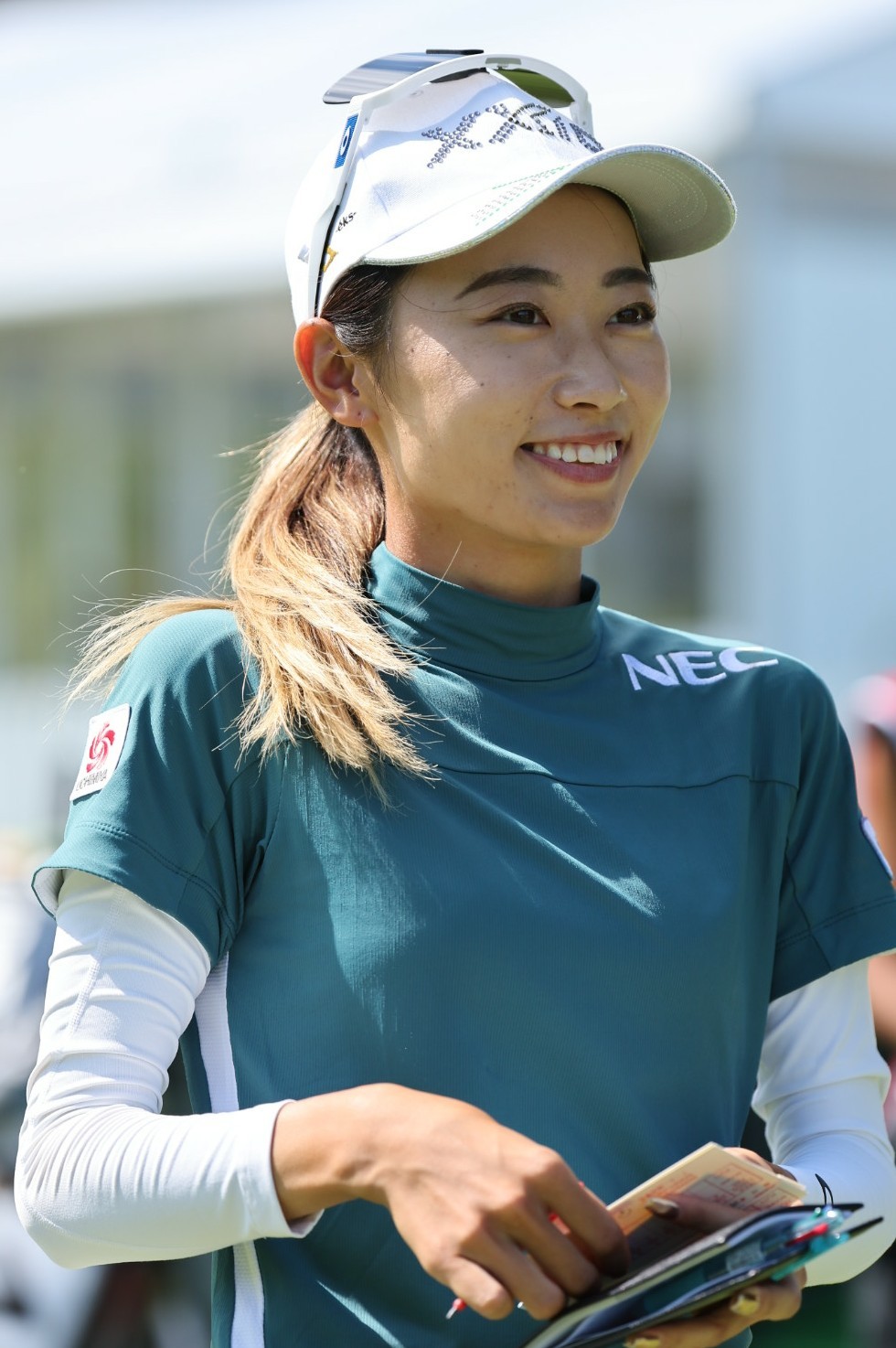 18番、バーディパットを決めた安田祐香は笑顔を見せる（撮影・上田博志）