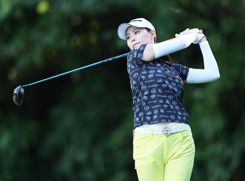 笑顔を見せる馬場咲希 練習中にピースを決める原英莉花ほか 女子プロ練習ラウンド写真特集 ゴルフライブ速報写真ニュース 日刊スポーツ 笑顔を見せる馬場咲希 練習中にピースを決める原英莉花ほか 女子プロ練習ラウンド写真特集 ゴルフライブ速報写真ニュース 日刊スポーツ