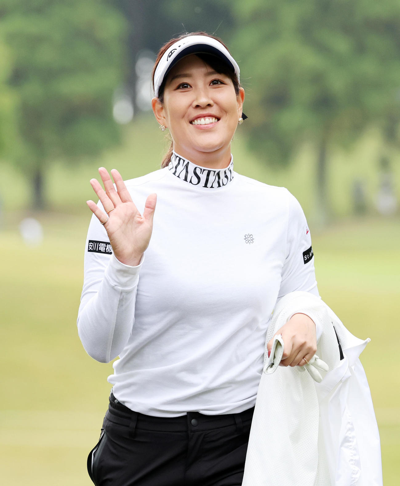 2番、ティー前、笑顔を見せる福田（撮影・鈴木正人）
