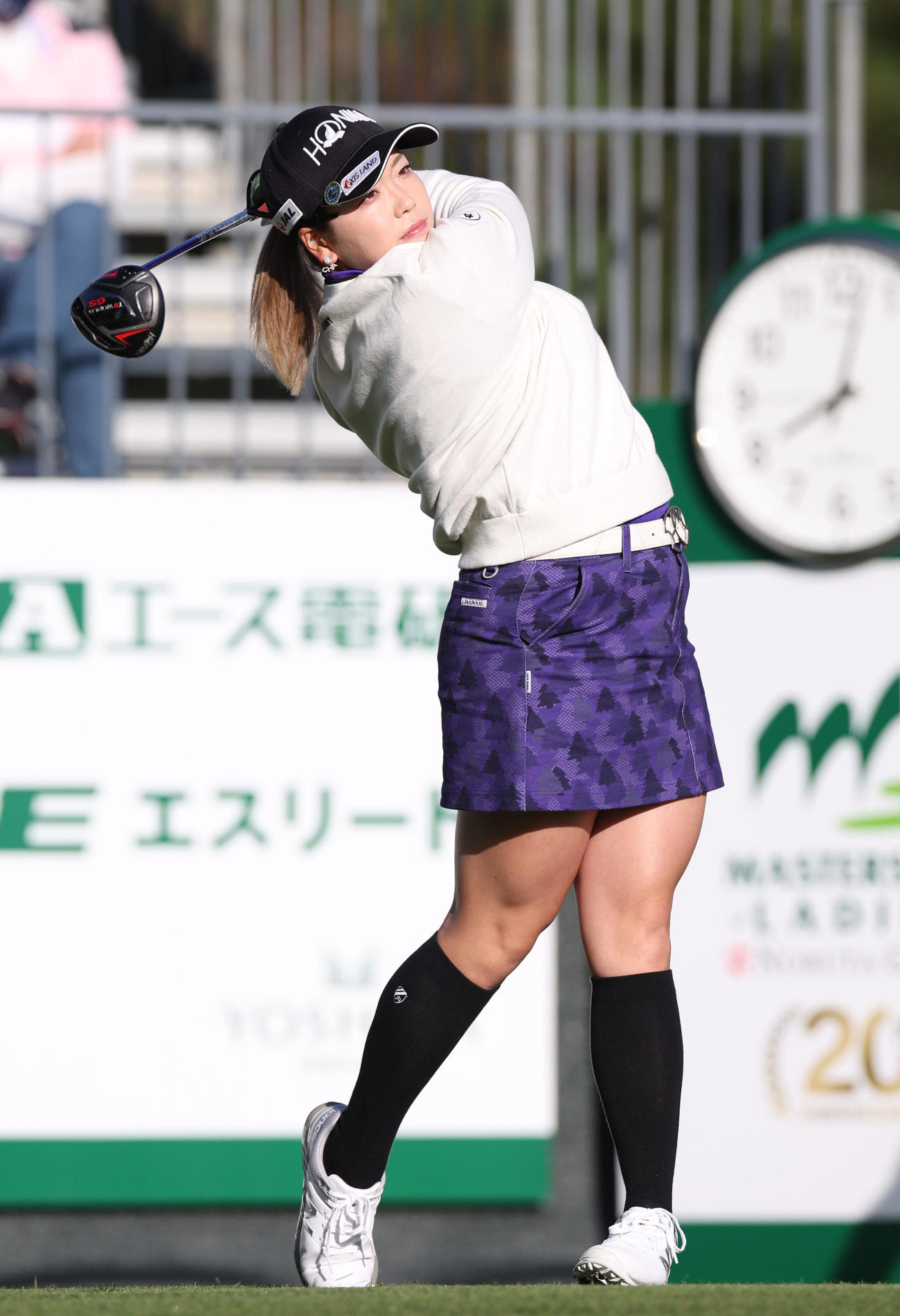 1番、ティーショットを放つ後藤（撮影・前田充）
