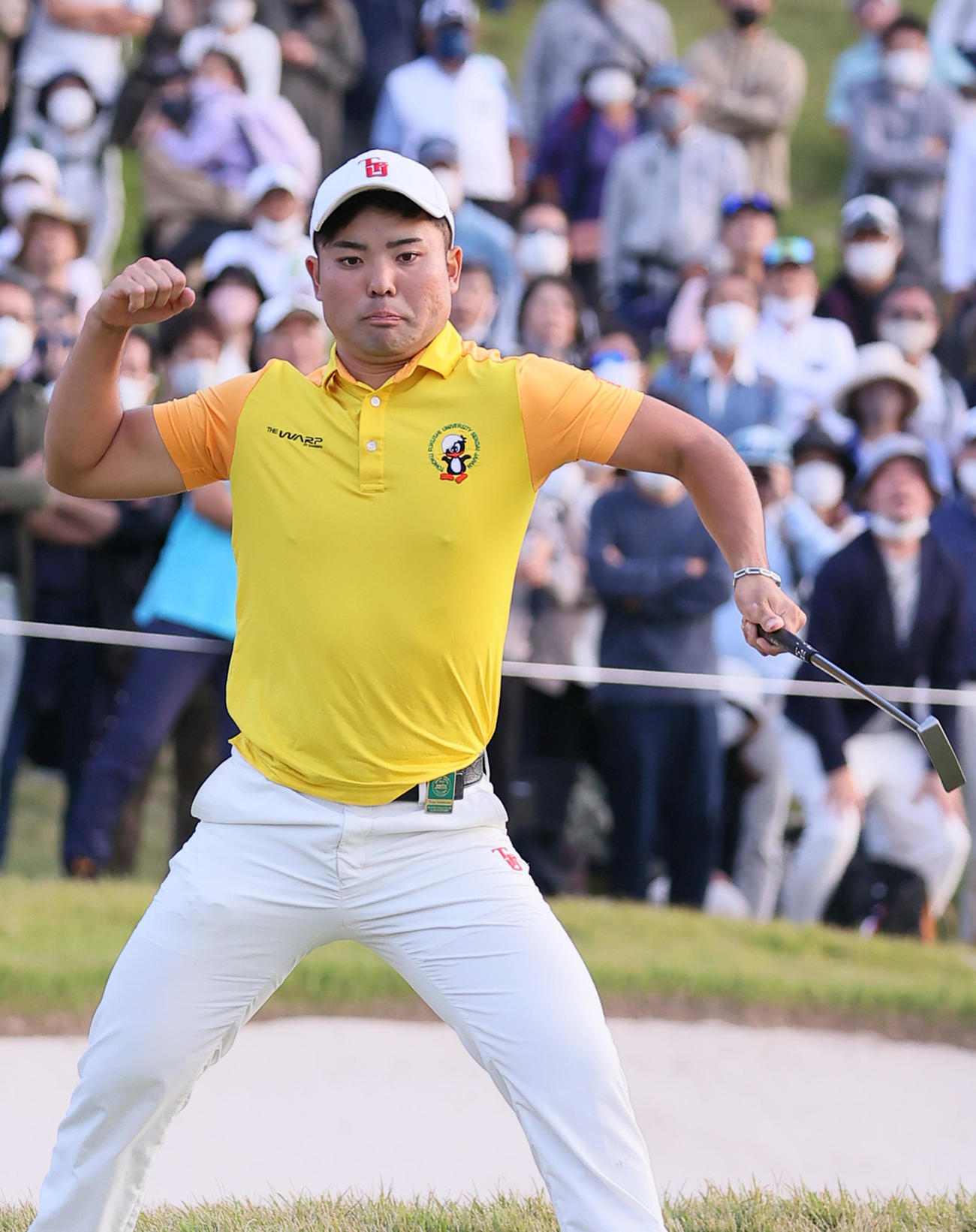 18番、蝉川はパーパットを決めガッツポーズする（撮影・上山淳一）