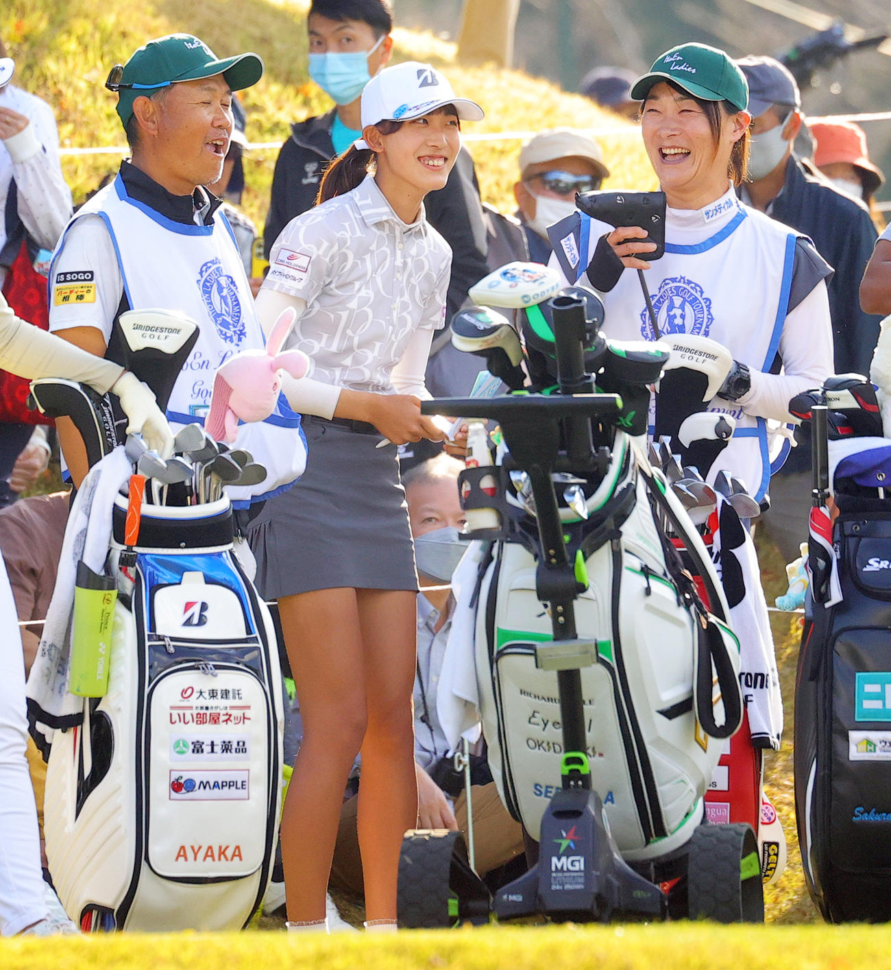 ラウンド中に笑顔を見せる馬場咲希（撮影・野上伸悟）