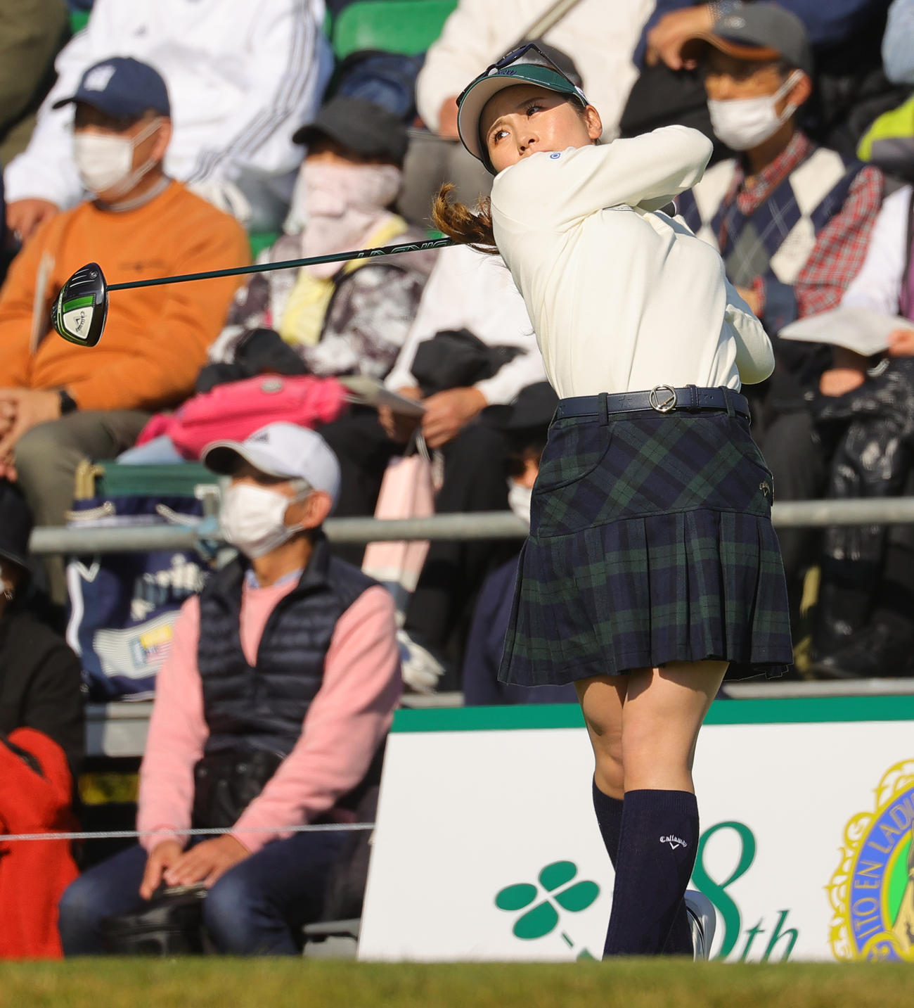 1番で第1打を放つ西村優菜（撮影・野上伸悟）