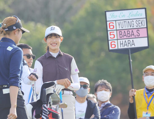 3番で笑顔を見せる馬場咲希（撮影・野上伸悟）