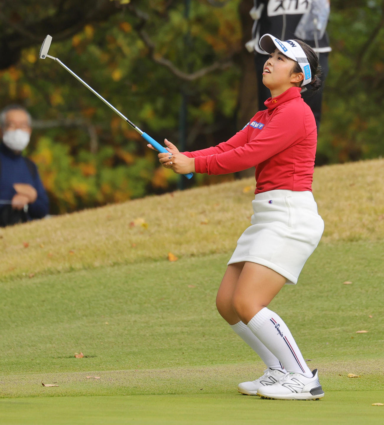 8番、バーディーパットを外し悔しがる山下美夢有（撮影・野上伸悟）