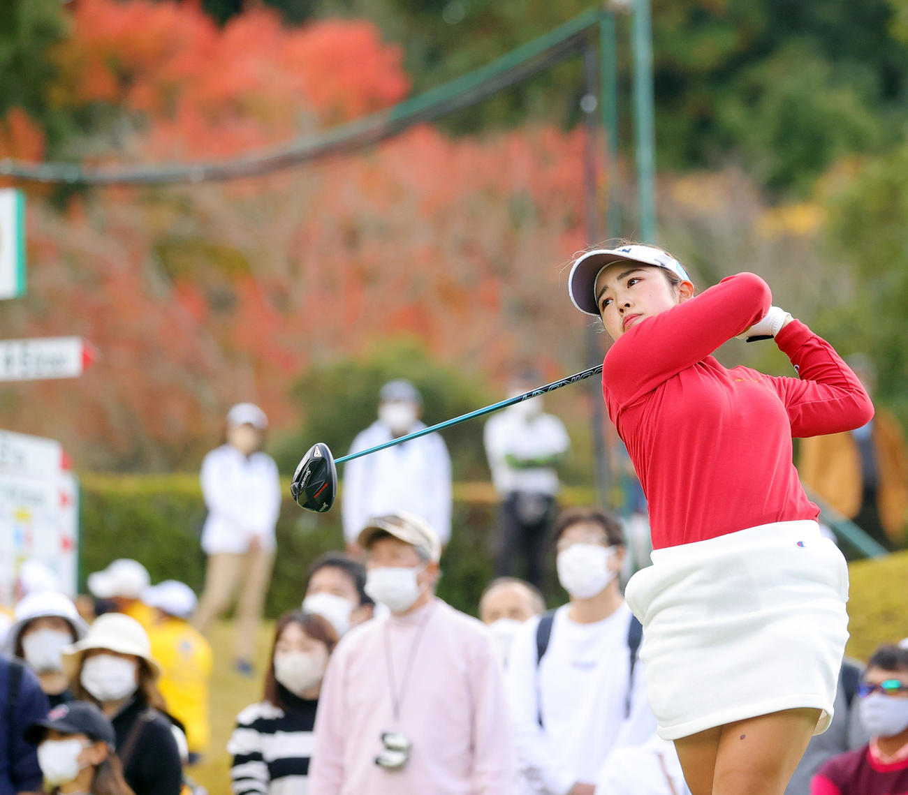 3番、第1打を放つ山下美夢有（撮影・野上伸悟）