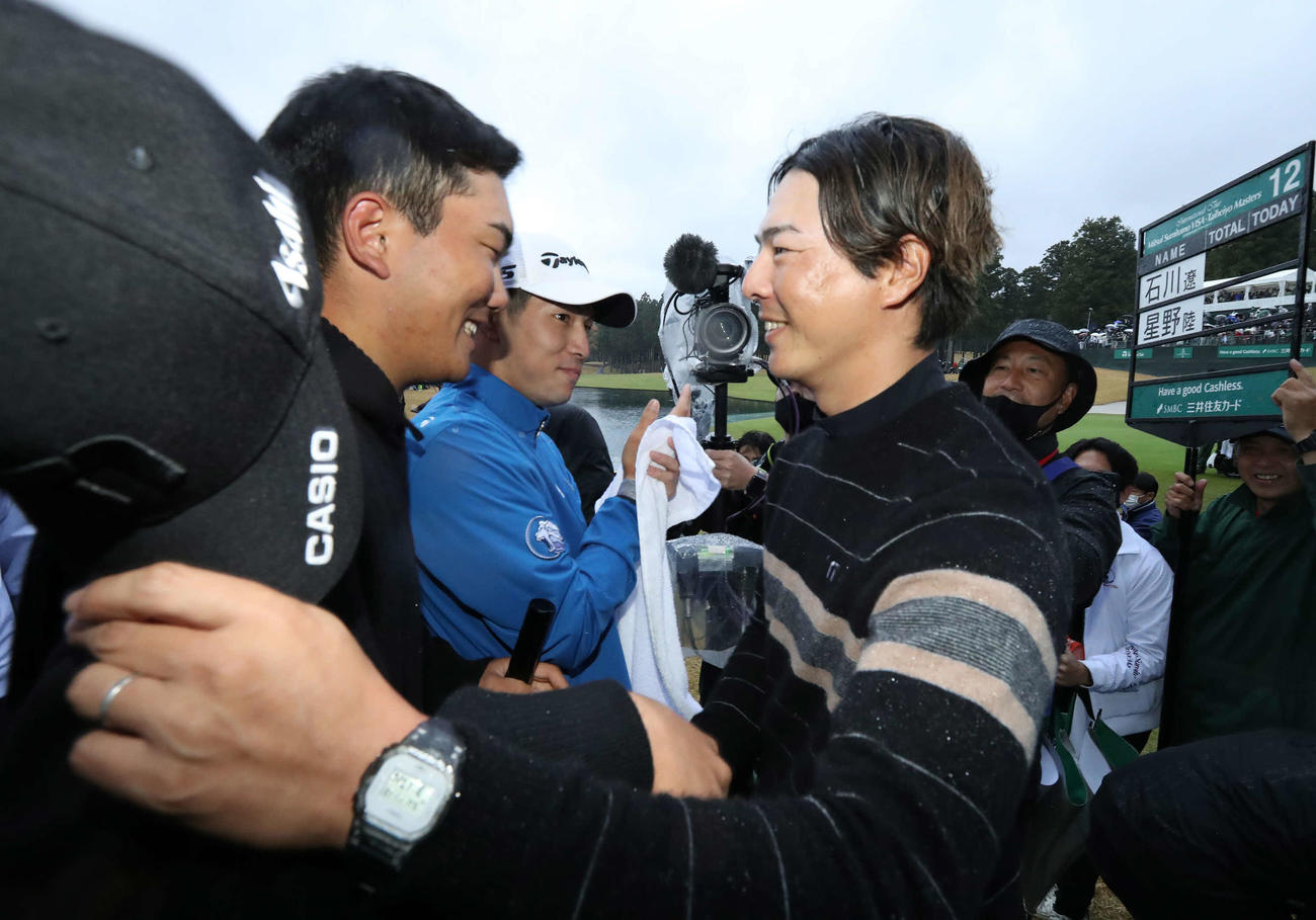 石川遼「今までの優勝とはひと味違った感情」プレーオフ制し2年11カ月ぶりV/一問一答 - 国内男子ゴルフ写真ニュース : 日刊スポーツ