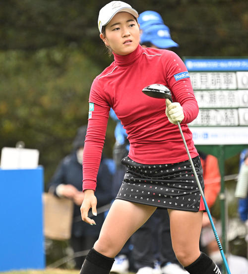 笑顔見せる渋野日向子の妹暉璃子、ストレッチする馬場咲希ら／女子プロ