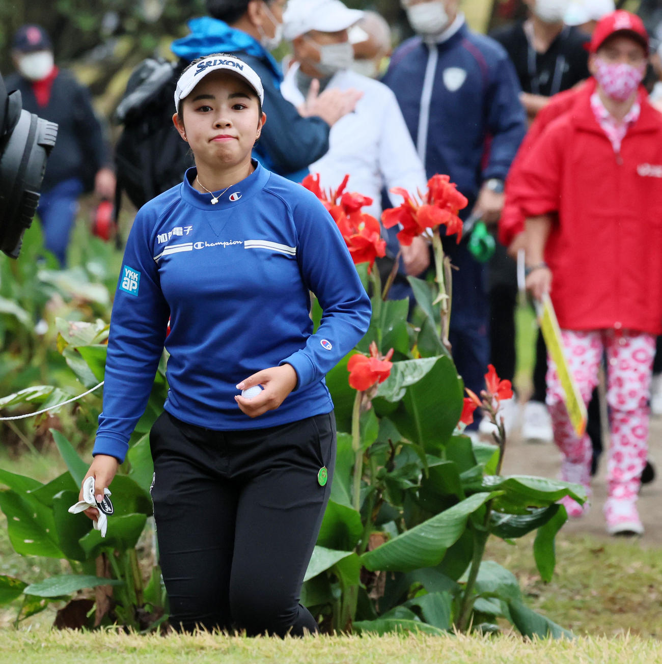 2番、ティーグラウンドにあがる山下美夢有（撮影・加藤哉）
