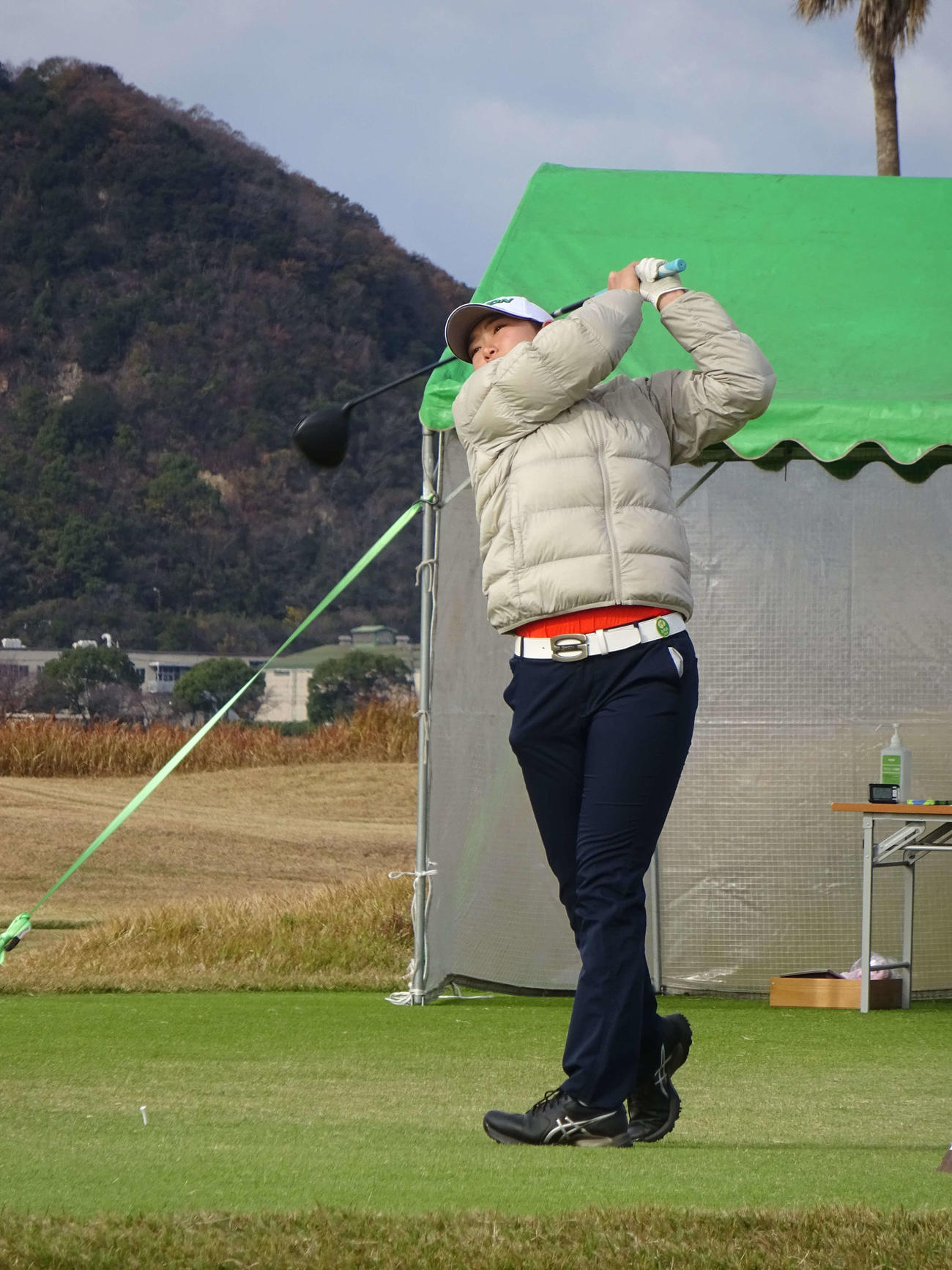 新人で最上位4位となった荒川怜郁（撮影・加藤裕一）＝2022年12月2日、岡山・JFE瀬戸内海GC