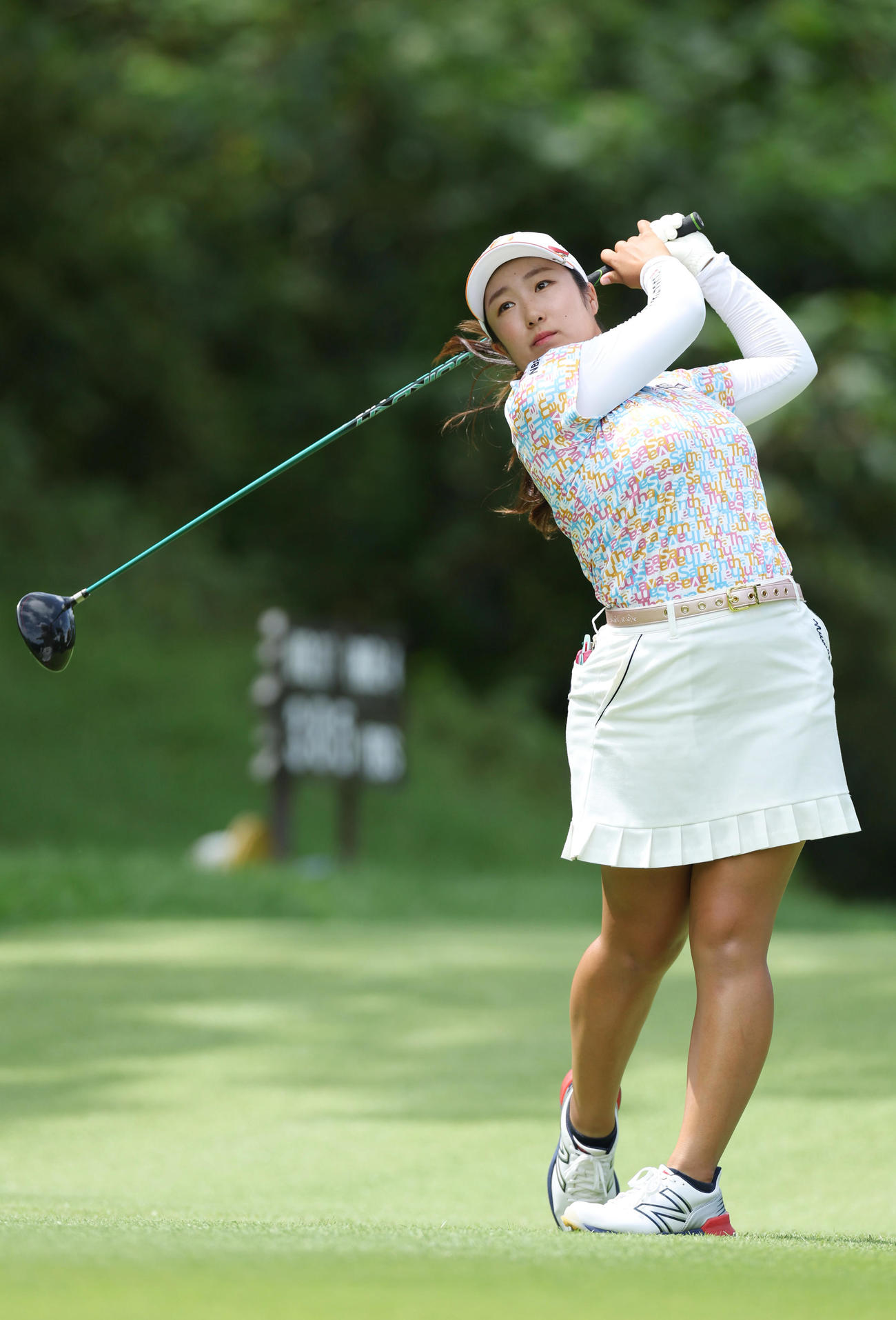 昨年9月の日本女子プロ選手権コニカミノルタ杯でティーショットを放つ阿部