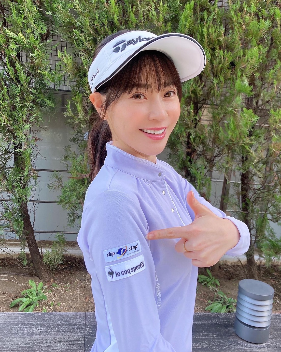 チップワンストップとスポンサー契約を締結した女子ゴルフの竹村真琴