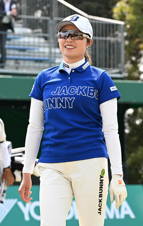 1番、笑顔でスタートする大里（撮影・前岡正明）