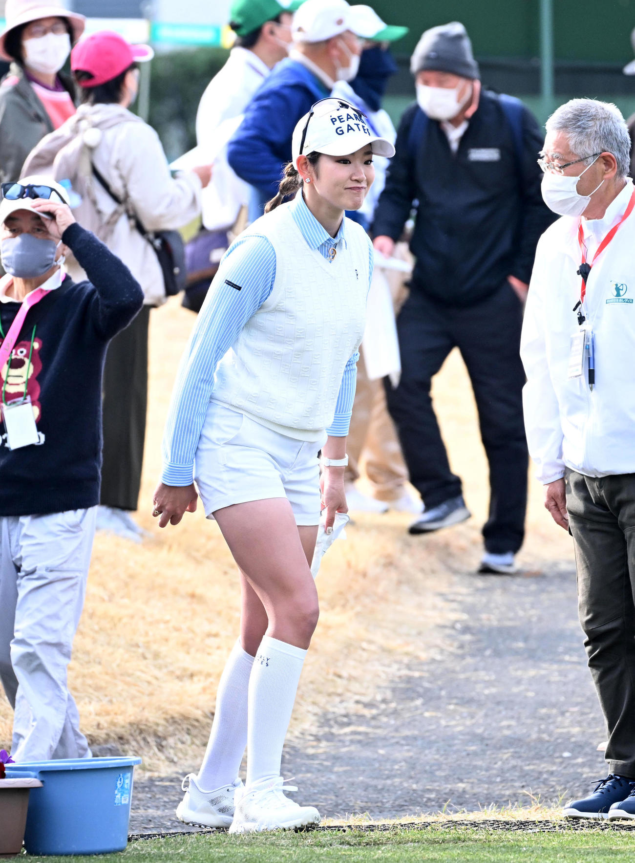 10番、ティーグラウンドに入る原（撮影・前岡正明）