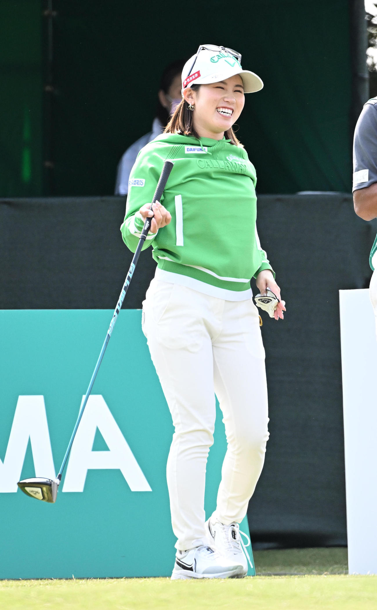 1番、笑顔を見せる西村（撮影・前岡正明）