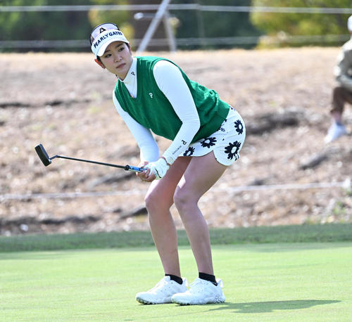 9番、惜しくもバーディーパットを外した原（撮影・前岡正明）