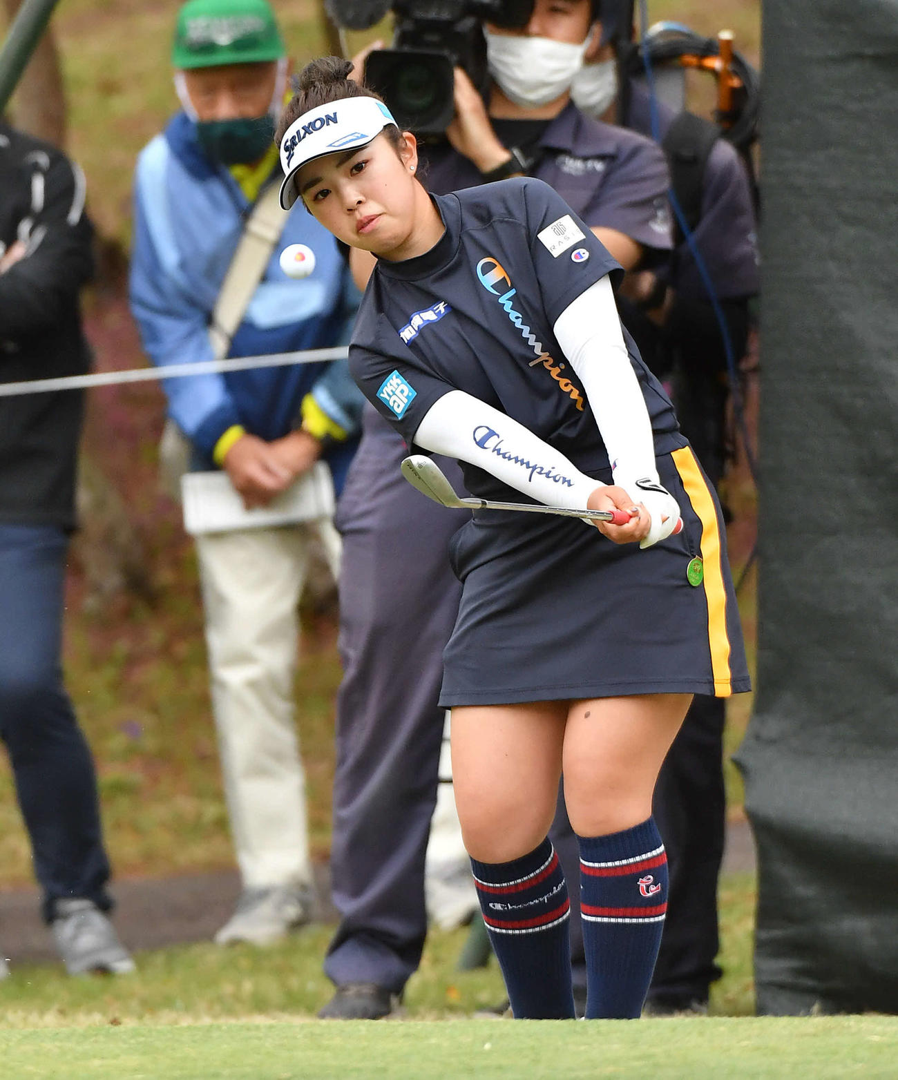 アクサレディス宮崎1日目　16番、2打目を放つ山下美夢有（撮影・岩下翔太）