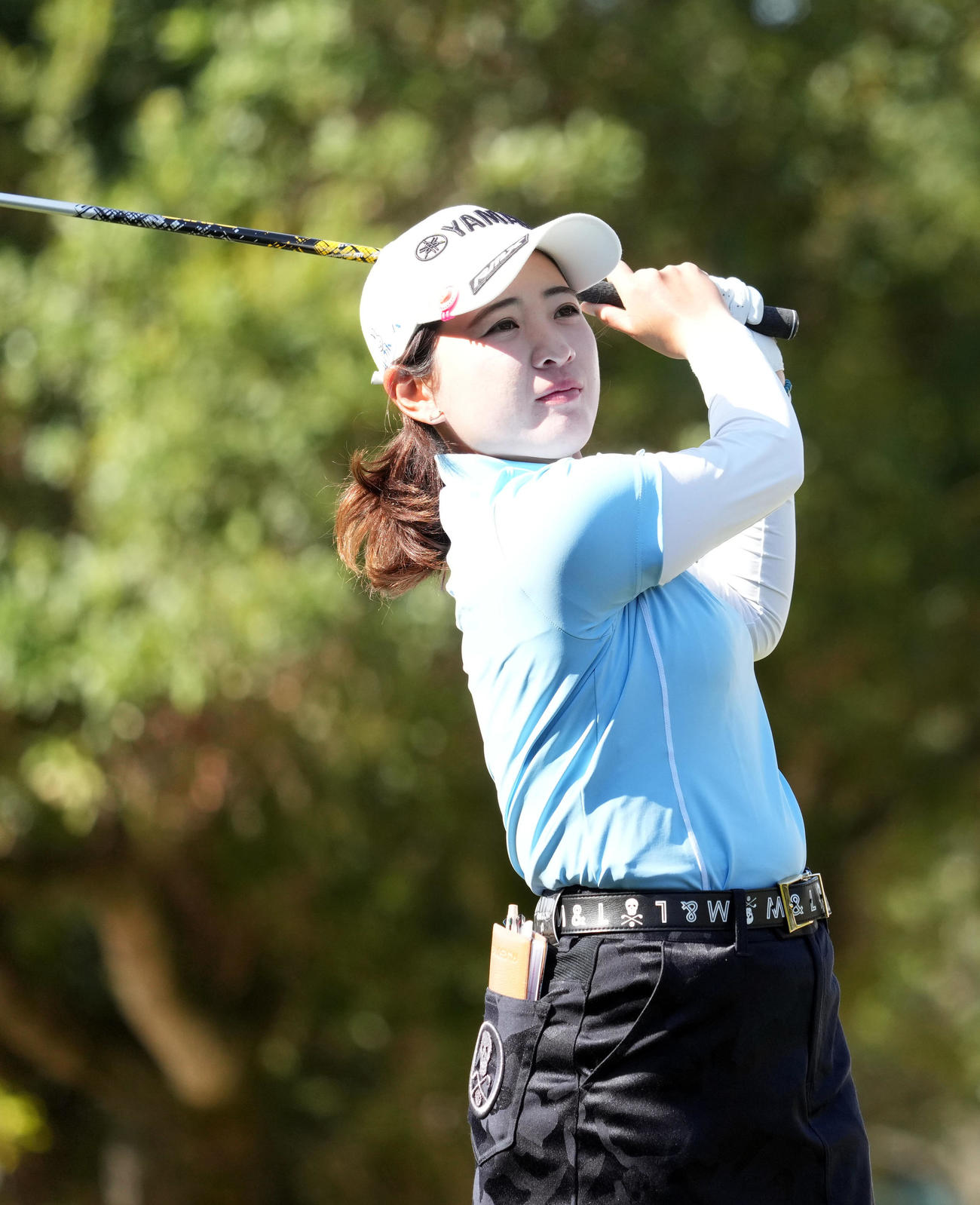 プロアマ戦　1番、ティーショットを放つ永井（撮影・狩俣裕三）