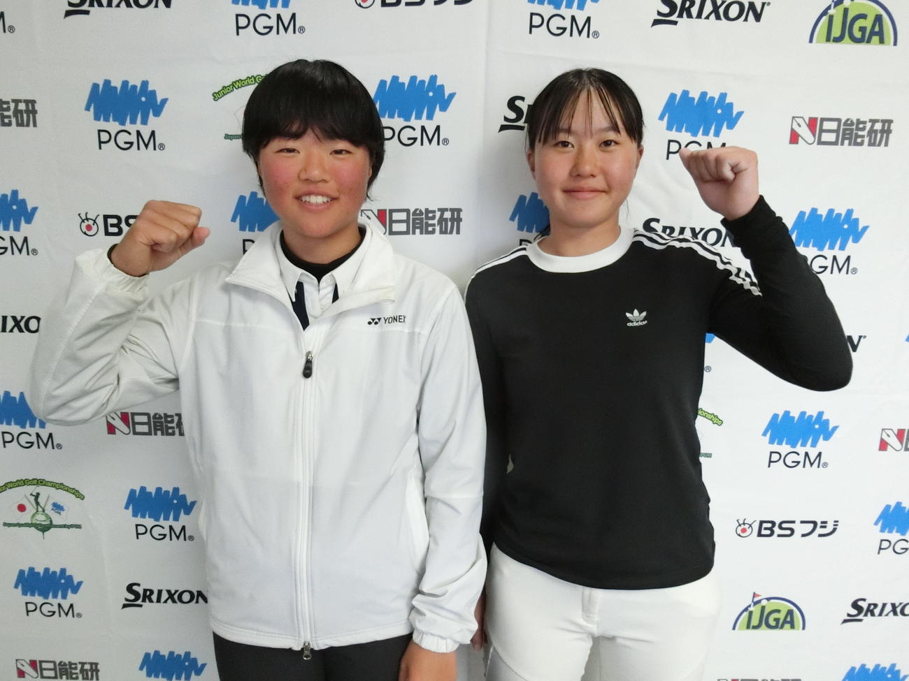 15－18歳女子優勝の高岸鈴（左）と2位の松本來海（C）IJGA