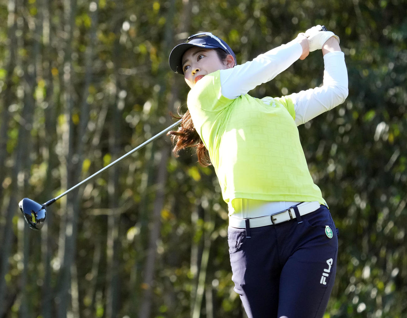 3番、ティーショットを放つ天本（撮影・狩俣裕三）