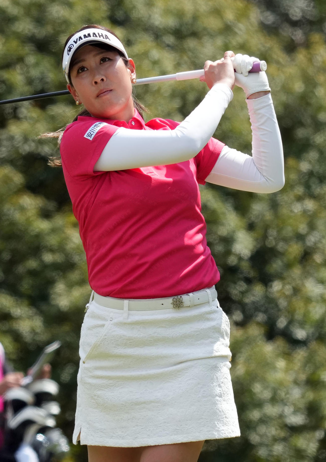 5番、ティーショットを放つ福田（撮影・狩俣裕三）