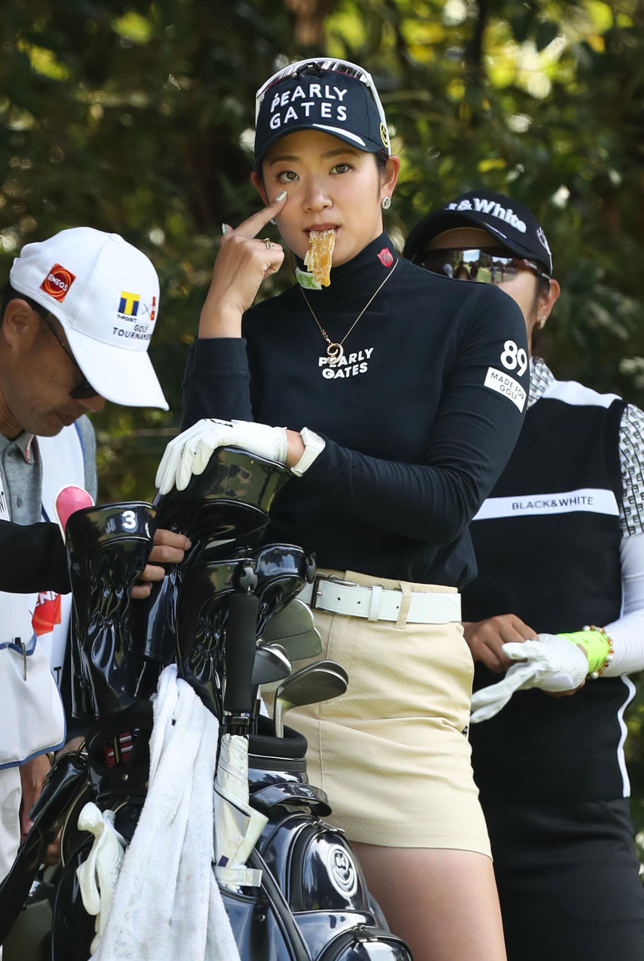 23年3月19日、5番、あっかんべーをする原英莉花