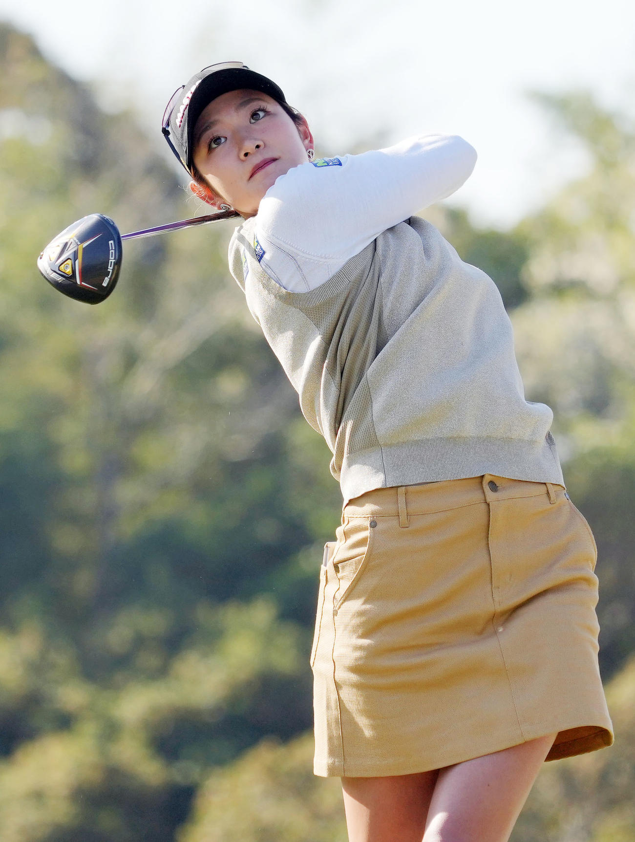 23年3月30日、10番、ティーショットを放つ原英莉花