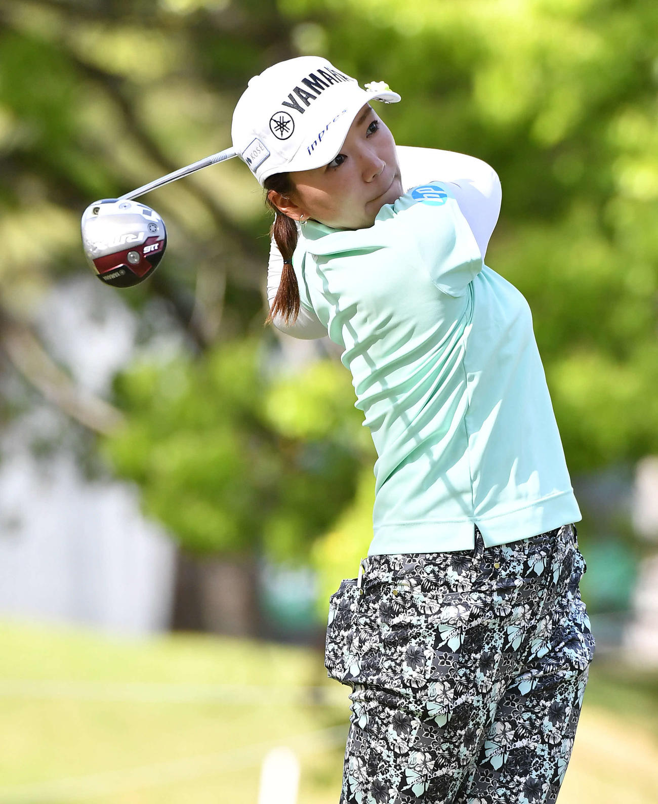 バンテリンレディス・プロアマ大会　17番、ティーショットを放つ有村智恵（撮影・岩下翔太）