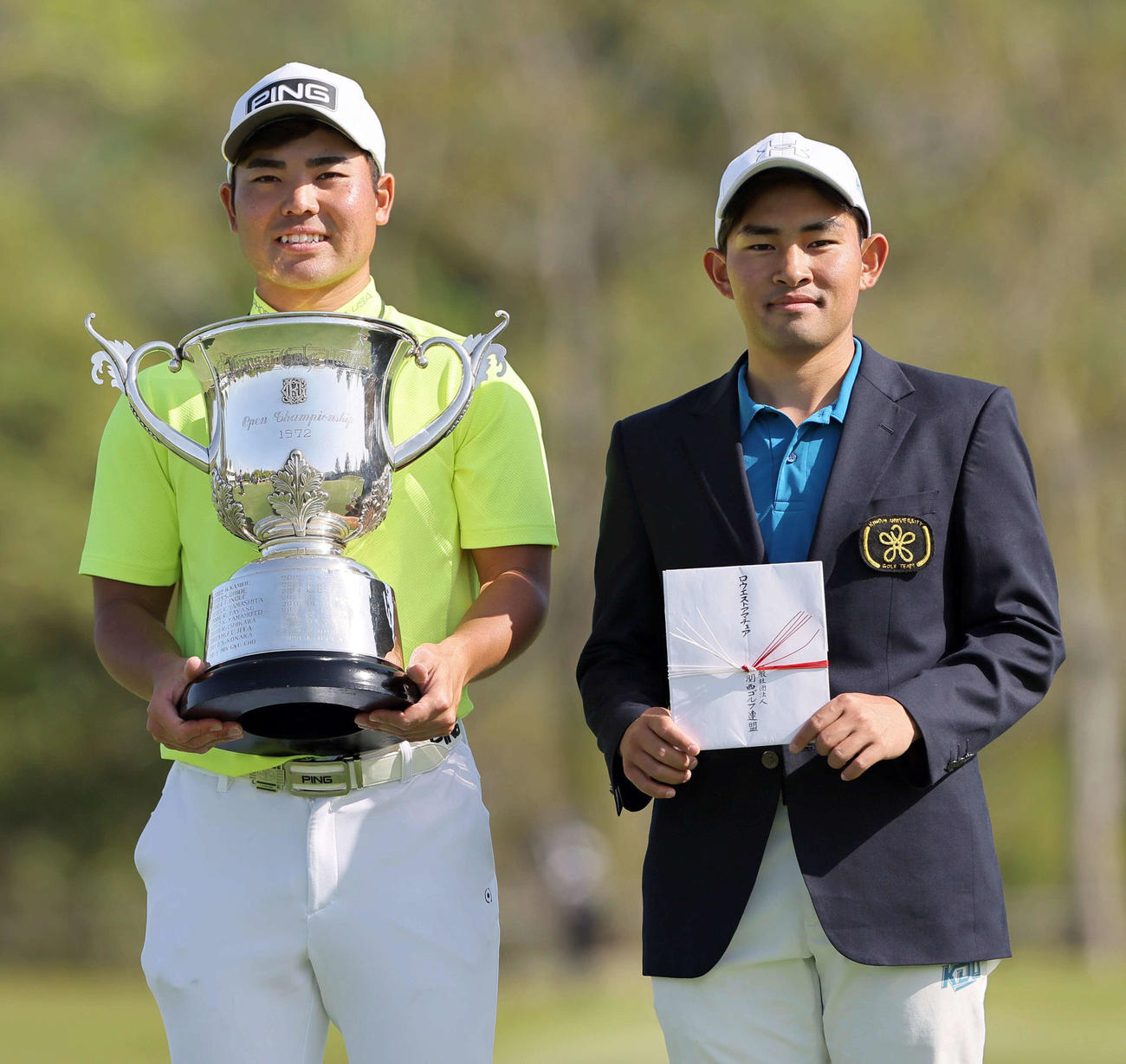 優勝した蝉川（左）とベストアマチュアの山下（撮影・上田博志）