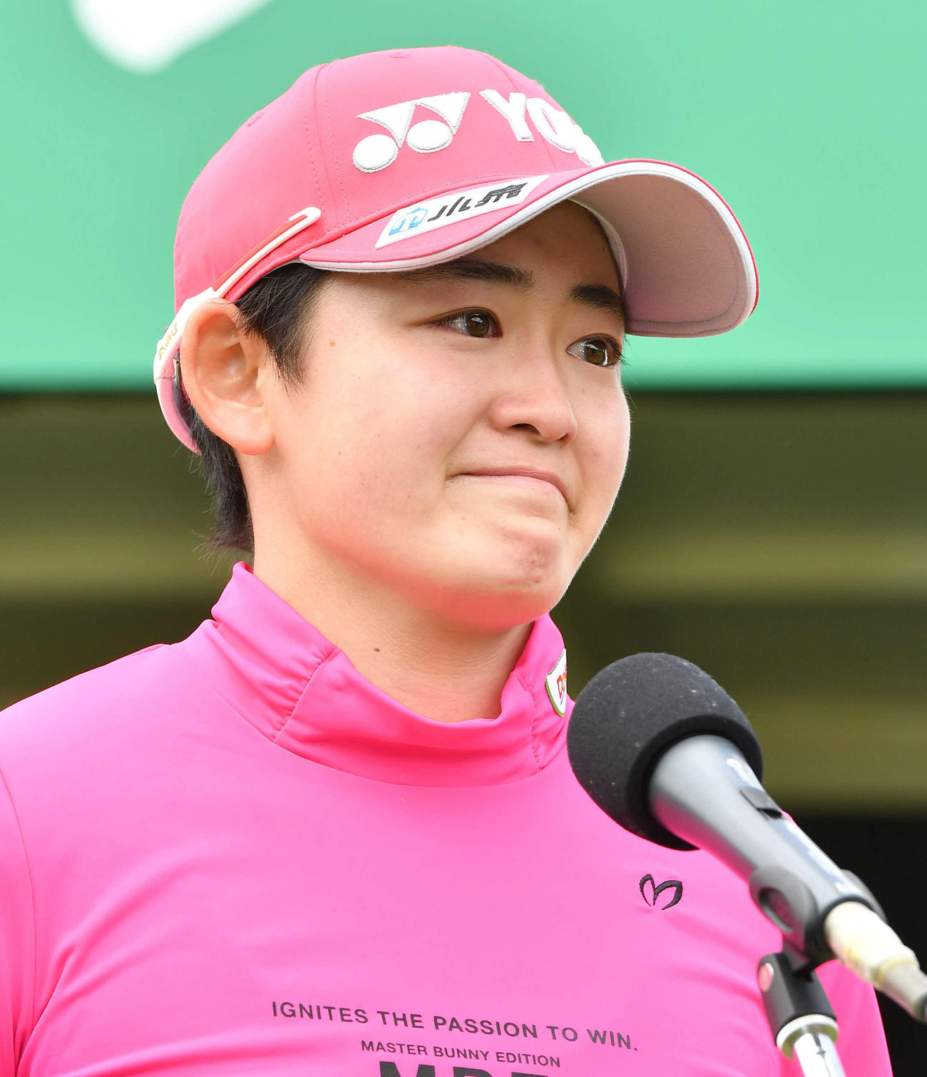 KKT杯バンテリン・レディース最終日　優勝インタビューで目を潤ませる岩井明愛（撮影・岩下翔太）