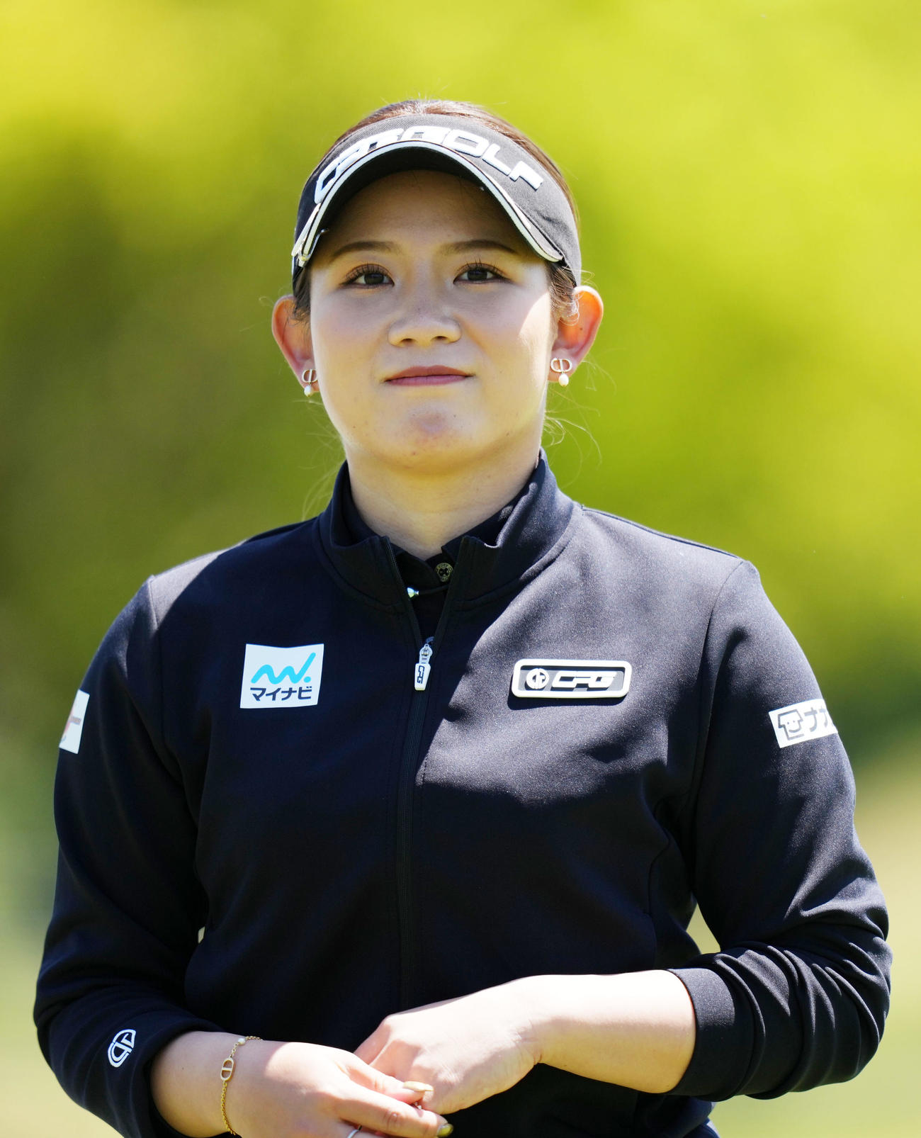 プロアマ戦でプレーする吉本（撮影・横山健太）