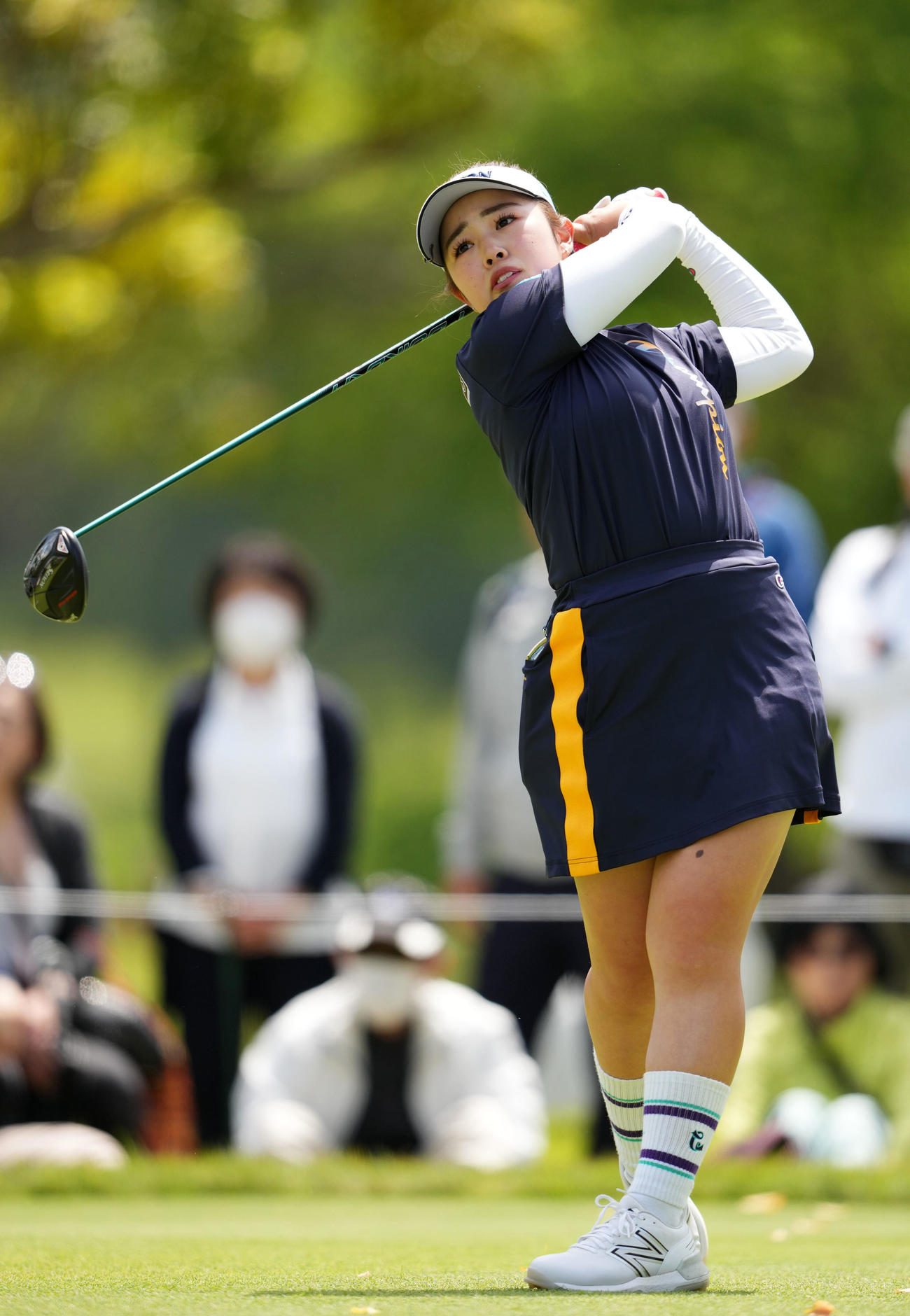 3番、ティーショットを放つ山下（撮影・横山健太）