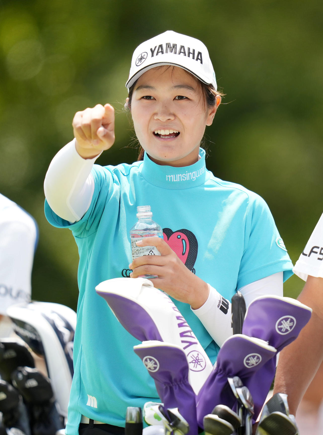 3番、笑顔を見せる神谷（撮影・横山健太）