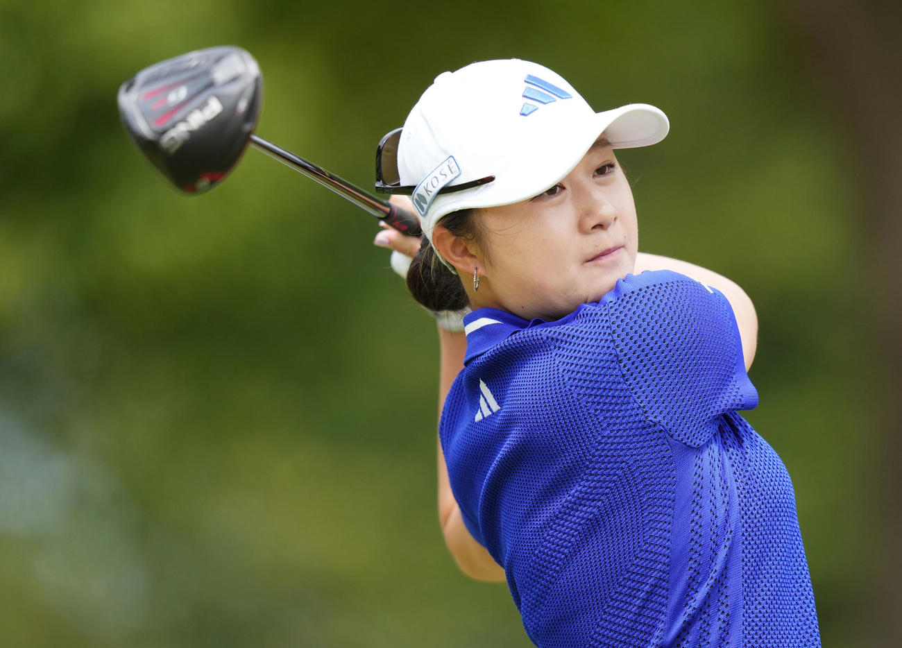 4番、ティーショットを放つ森田（撮影・横山健太）