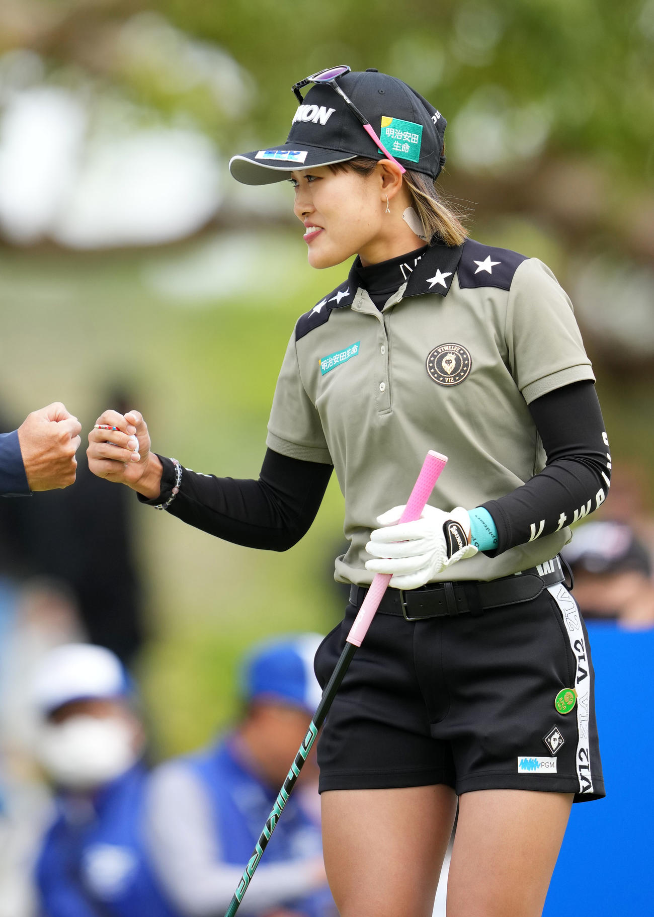 10番に臨む小倉（撮影・横山健太）