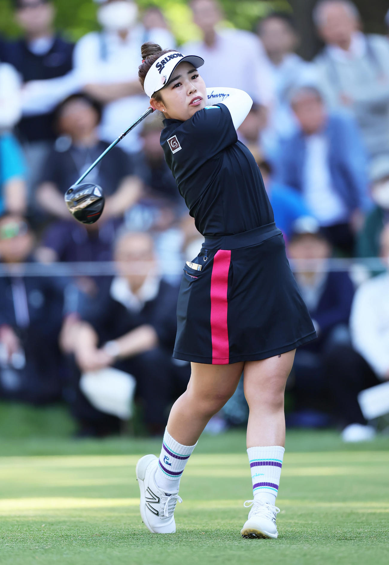 11番、ティーショットを放つ山下（撮影・足立雅史）