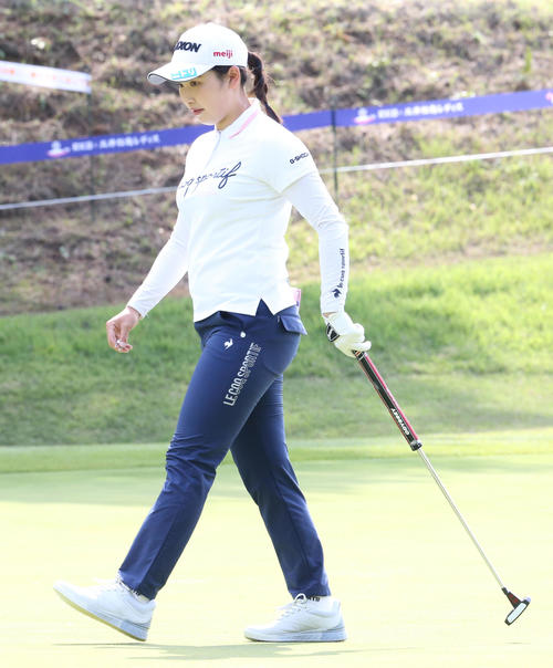 プロアマ戦　9番、真剣な表情を見せる小祝さくら（撮影・冨田成美）