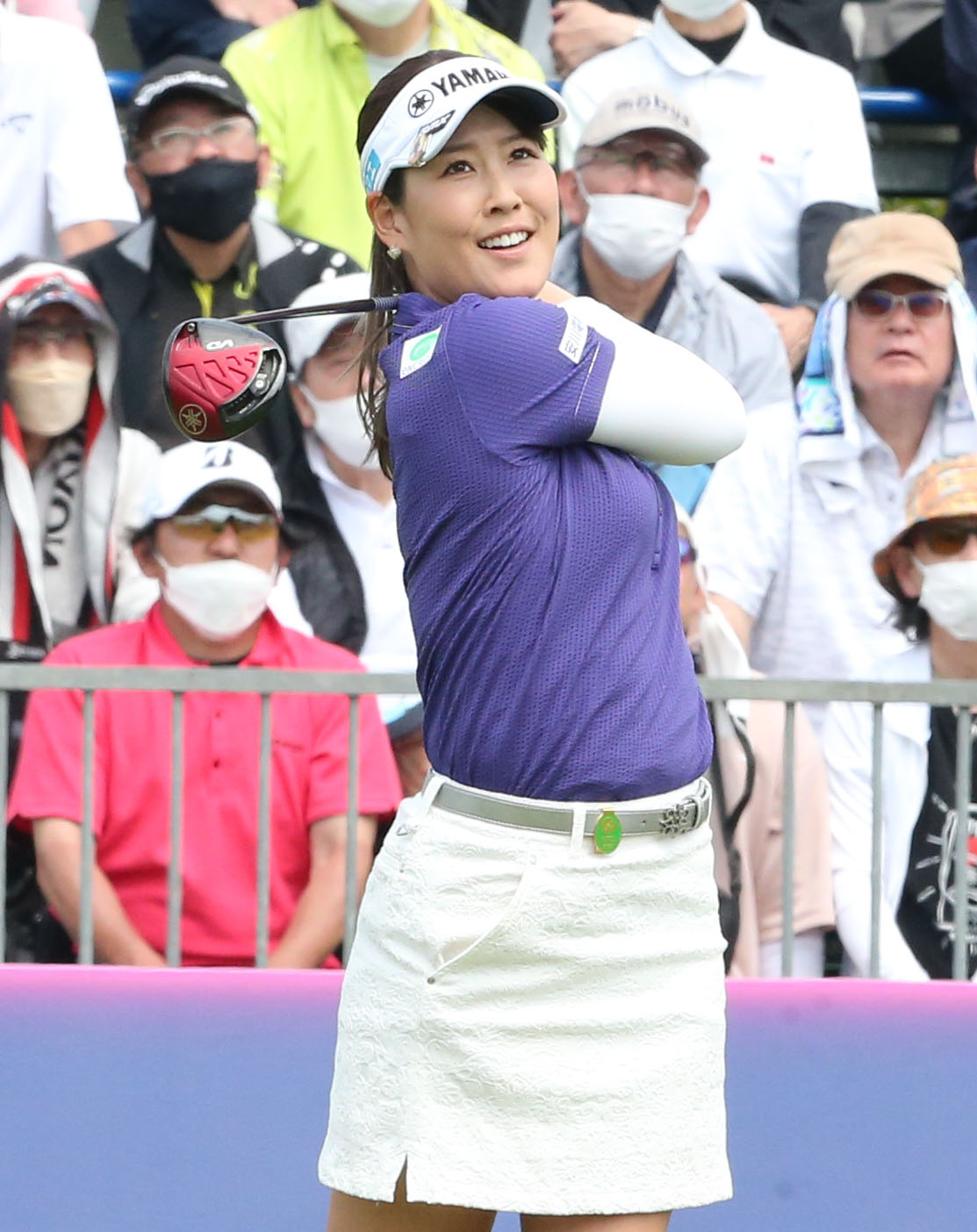 初日　1番、福田はティーショットを放つ（撮影・冨田成美）