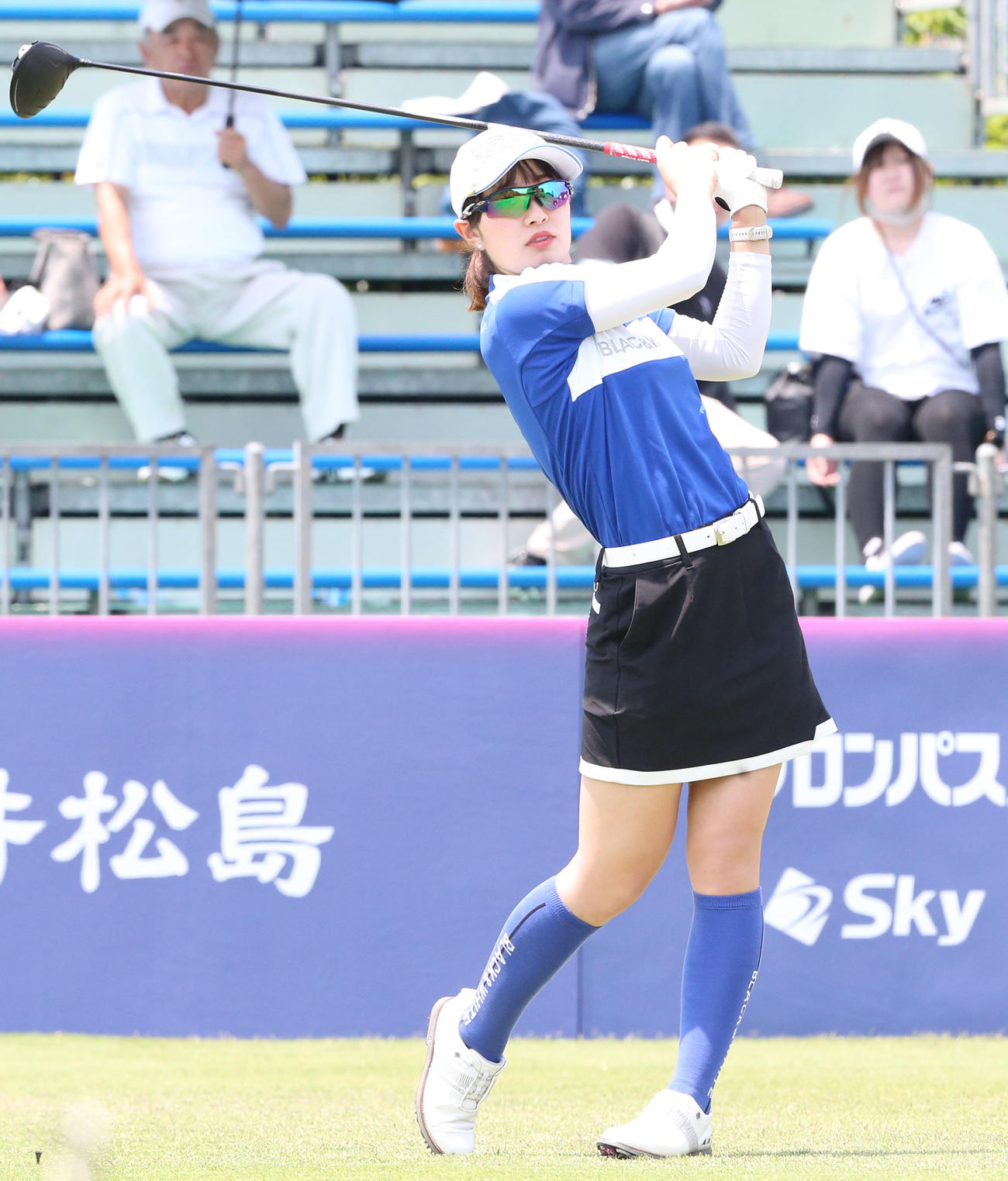 初日　1番、蛭田はティーショットを放つ（撮影・冨田成美）