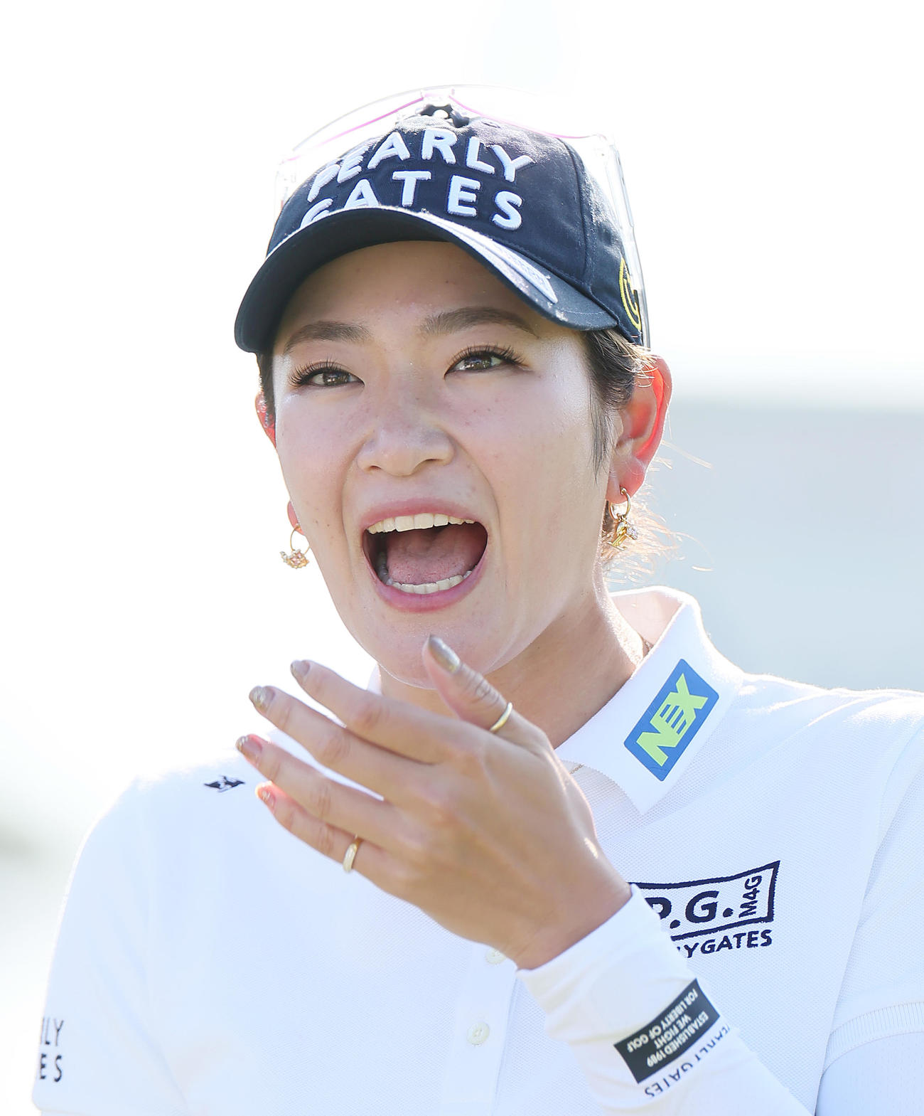 5月3日、プロアマ戦のスタートを前に笑顔を見せる原